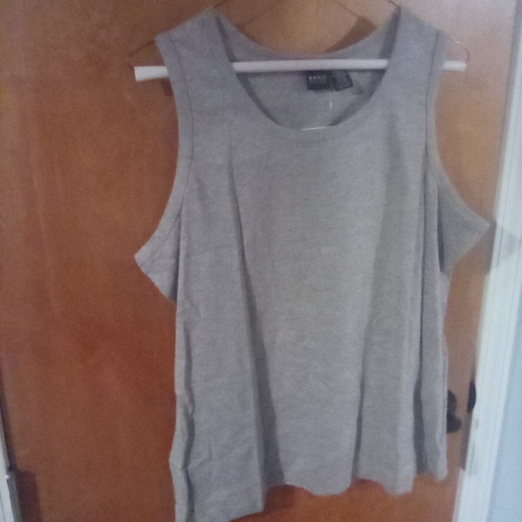 Basic Edition Sleeveless Tee